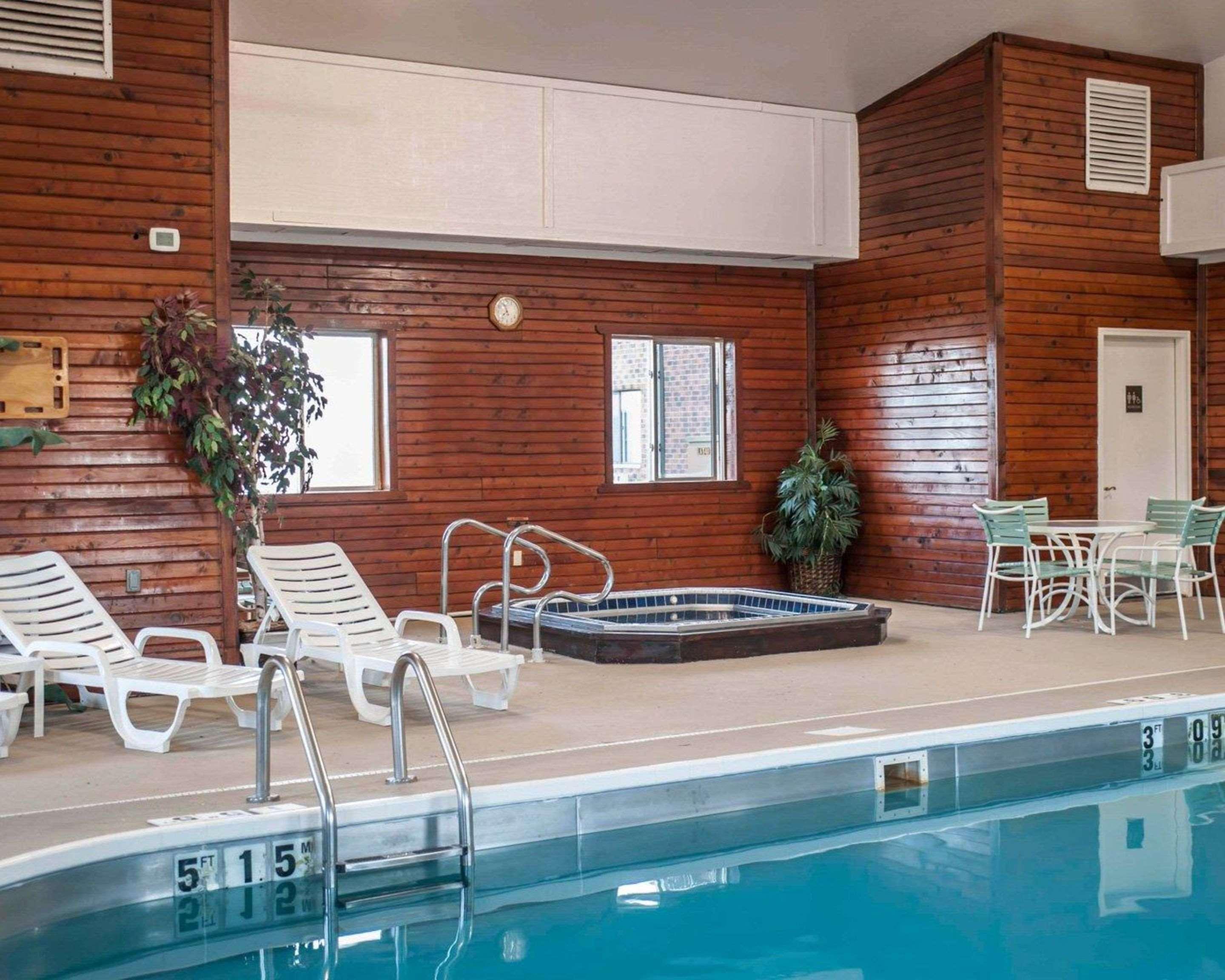 Quality Inn & Suites Boonville - Columbia Kültér fotó
