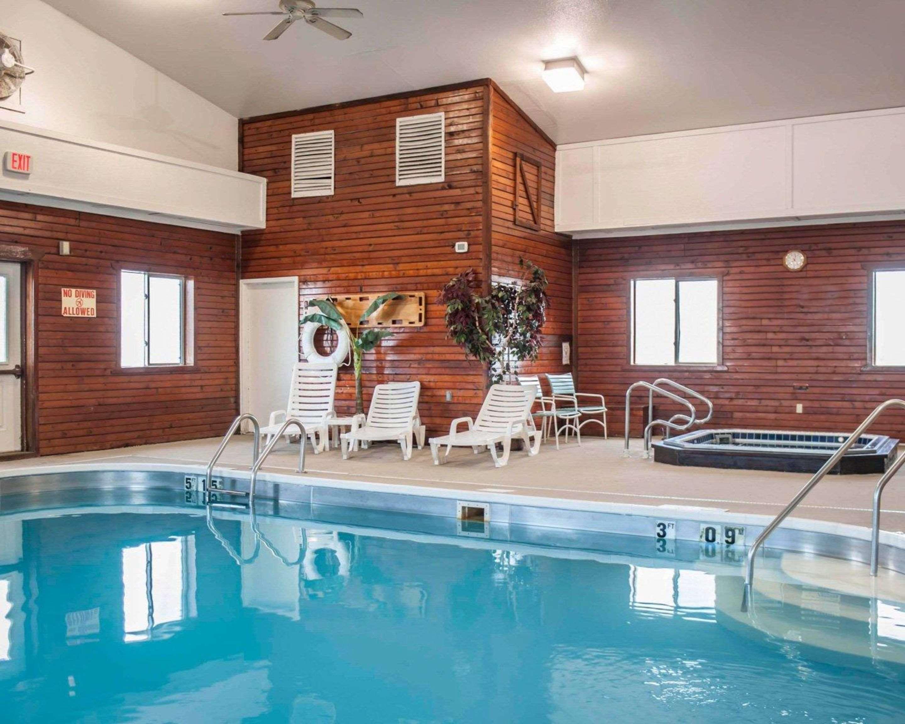 Quality Inn & Suites Boonville - Columbia Kültér fotó