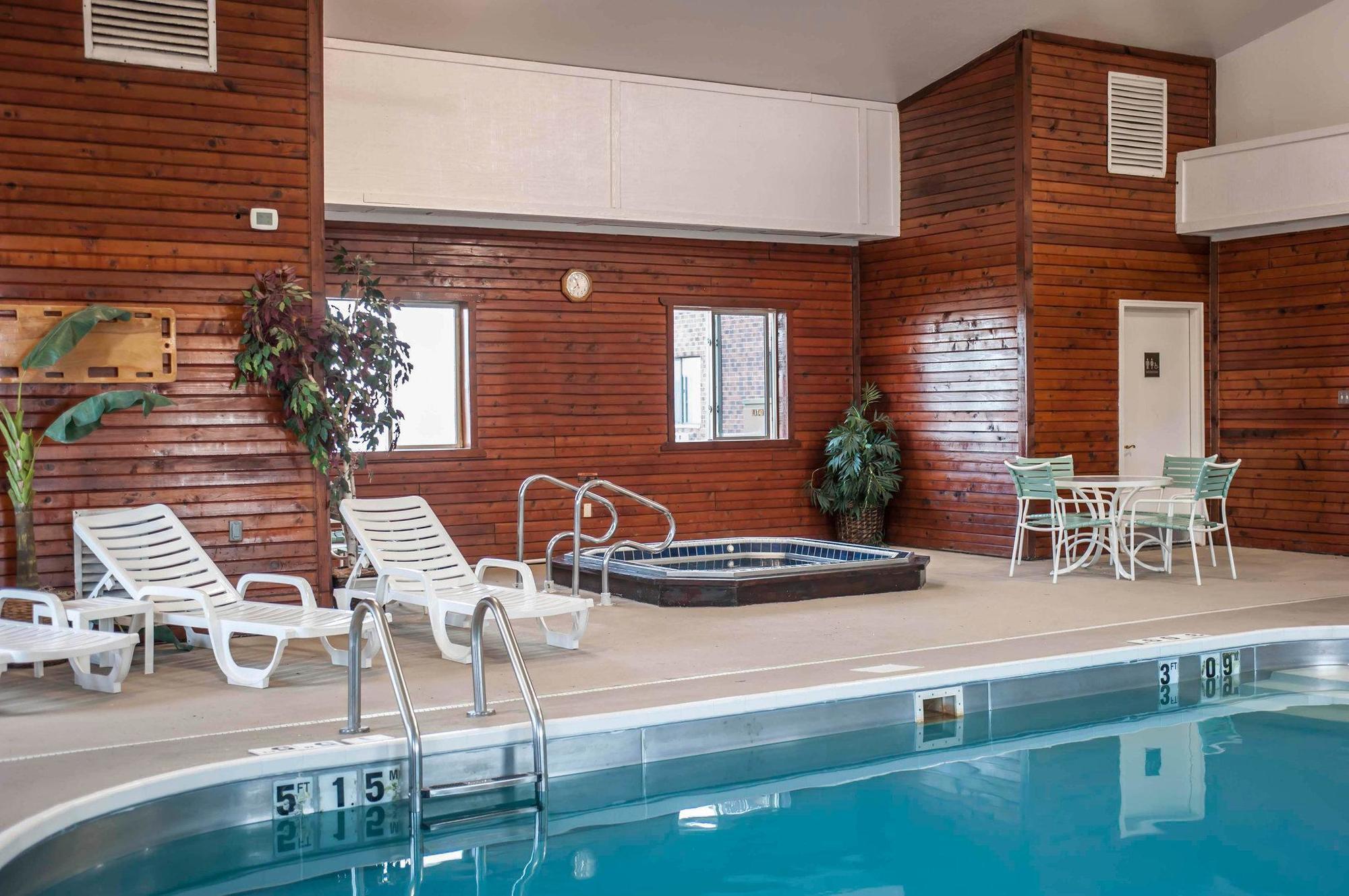 Quality Inn & Suites Boonville - Columbia Kültér fotó