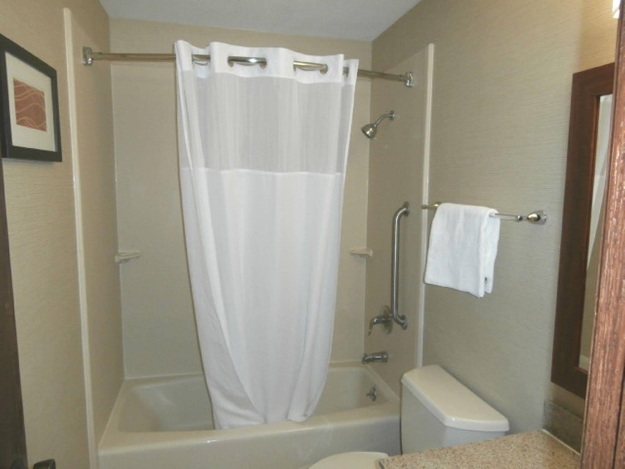 Quality Inn & Suites Boonville - Columbia Kültér fotó